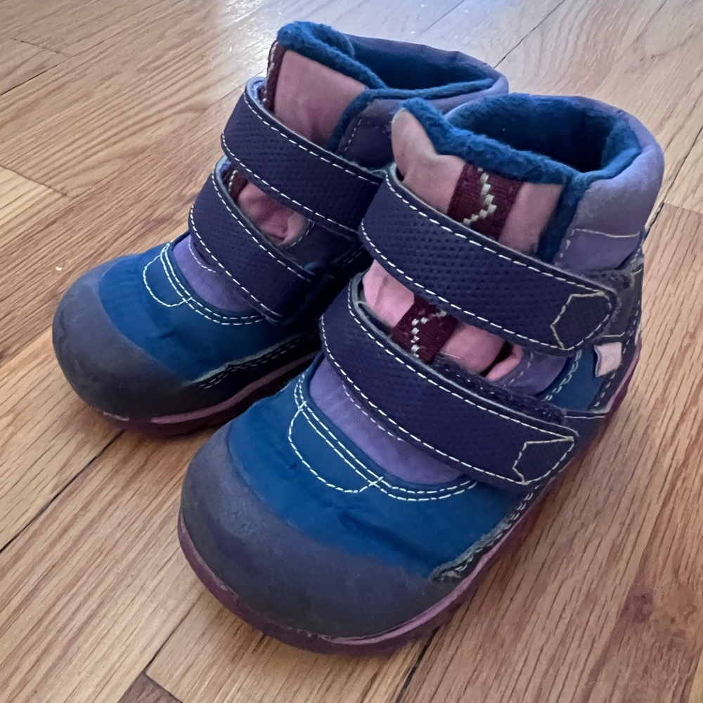See Kai Run Size 8 Winter Boots